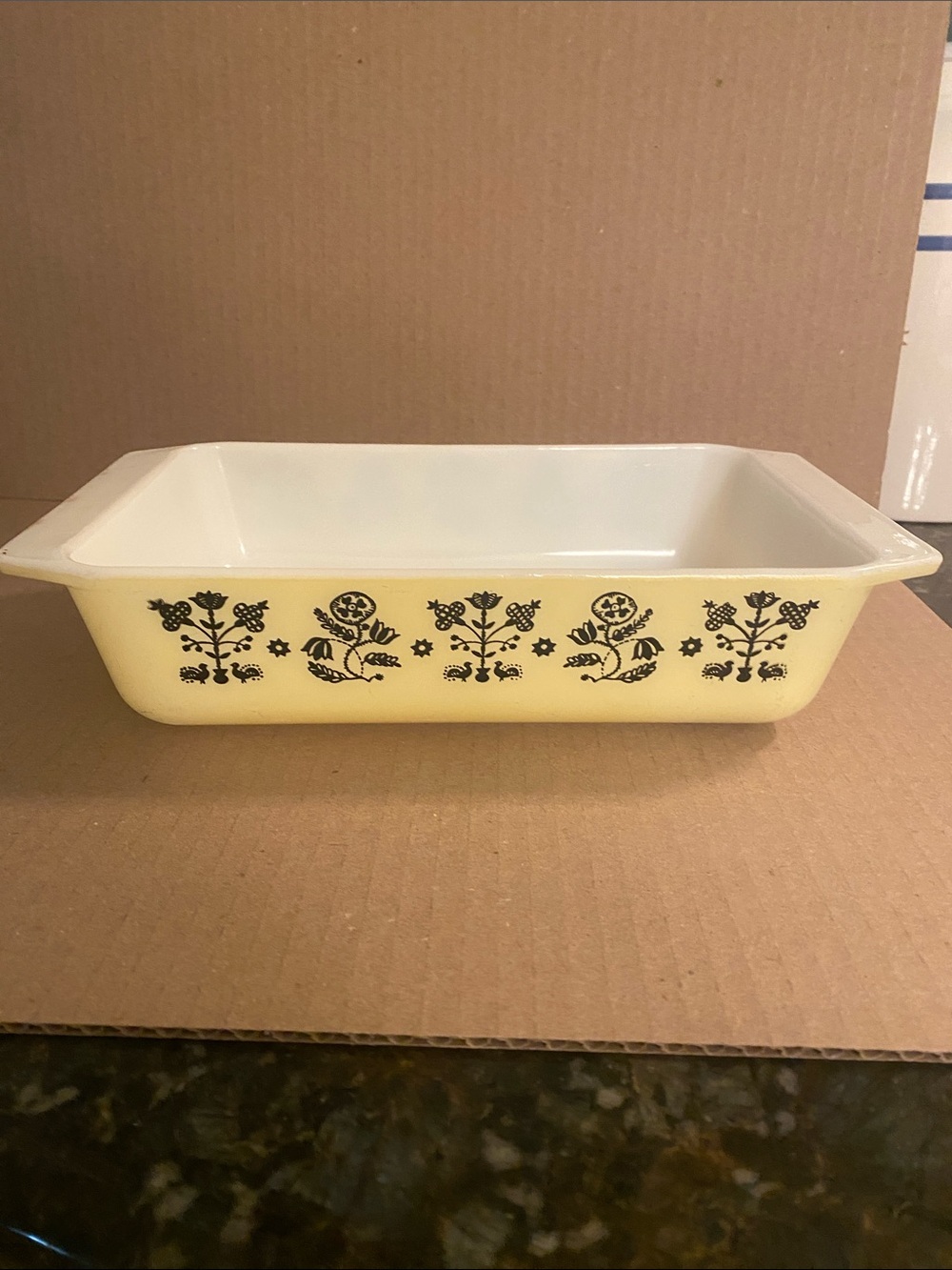 1957 PYREX 575 B - #21 2 QT Space Saver Dish Promotional Needlepoint Embroidery
